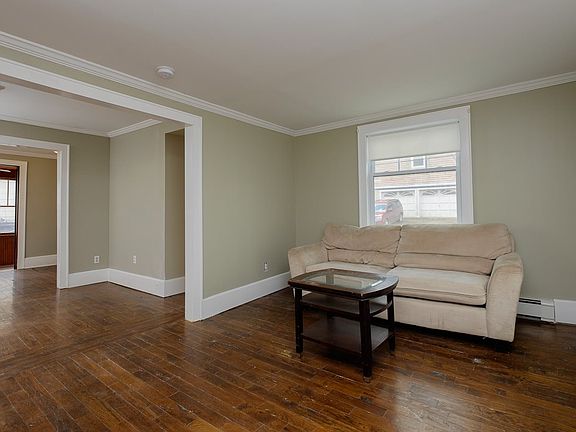 3rd image of 104 Fair St