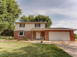 624 Buckingham Dr, Troy, IL