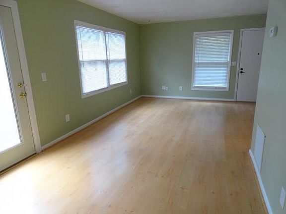 3rd image of 500B Pilgrim Ct