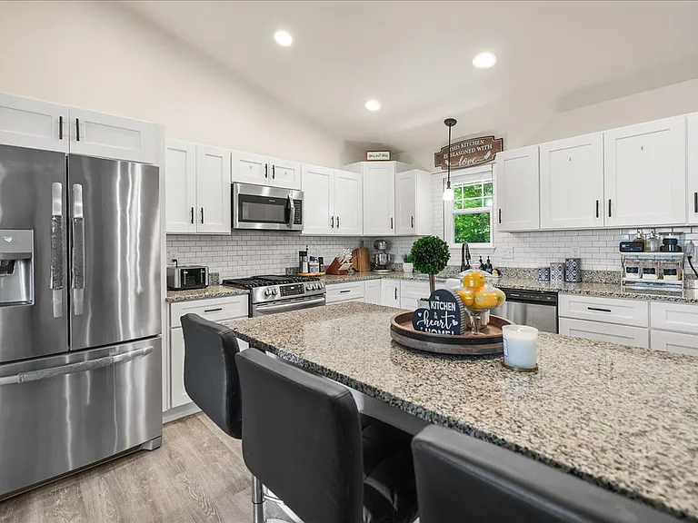 685 Friars Grn — Photo 4