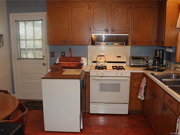 4th image of 1427 Cambridge Ave