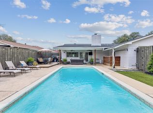 8533 Van Pelt Dr, Dallas, TX 75228