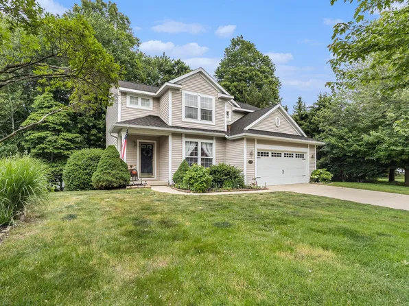 13365 Patchin Dr, Nunica, MI 49448