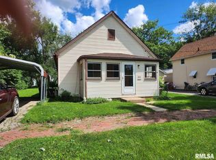 823 E Pine St, Canton, IL 61520