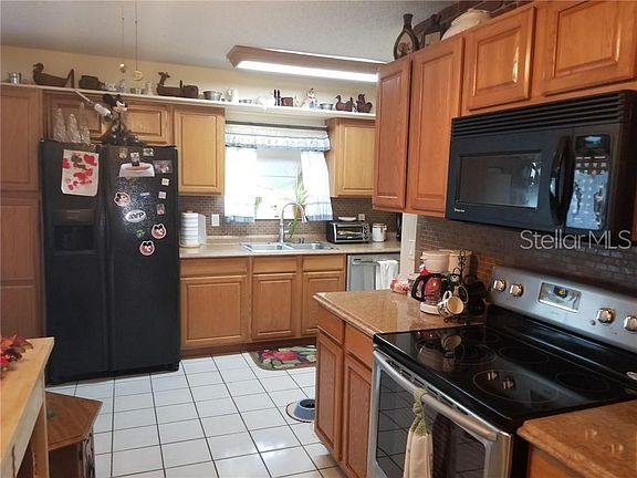 2nd image of 2450 Oak Hollow Dr