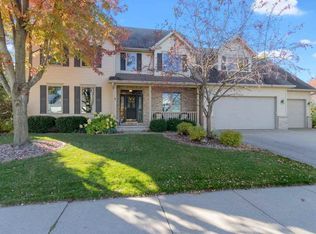 231 E Carrington Ln, Appleton, WI 54913