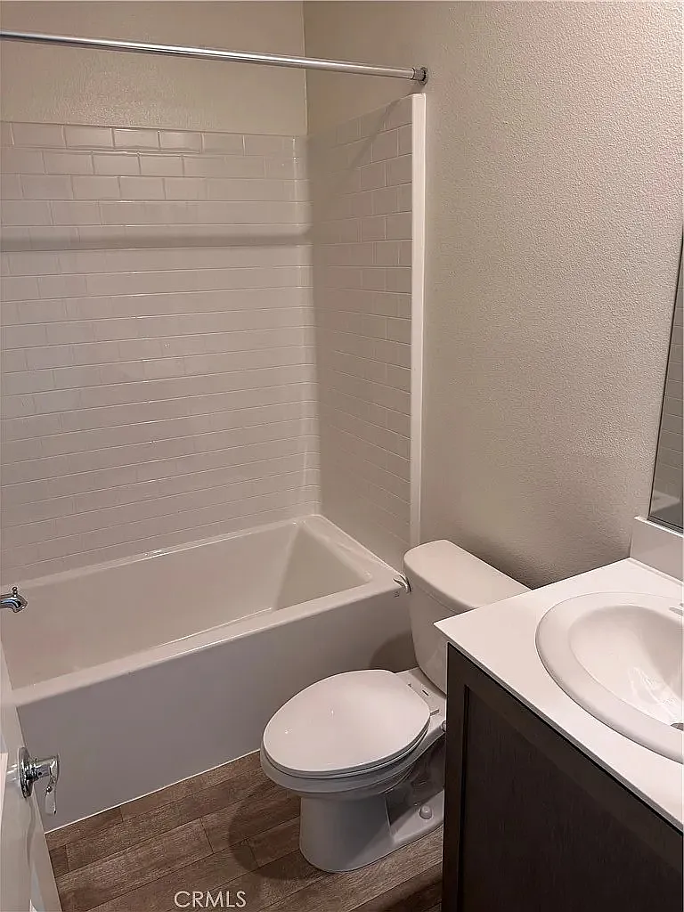 4 bed, 2239 sqft, $3,650 — Photo 2