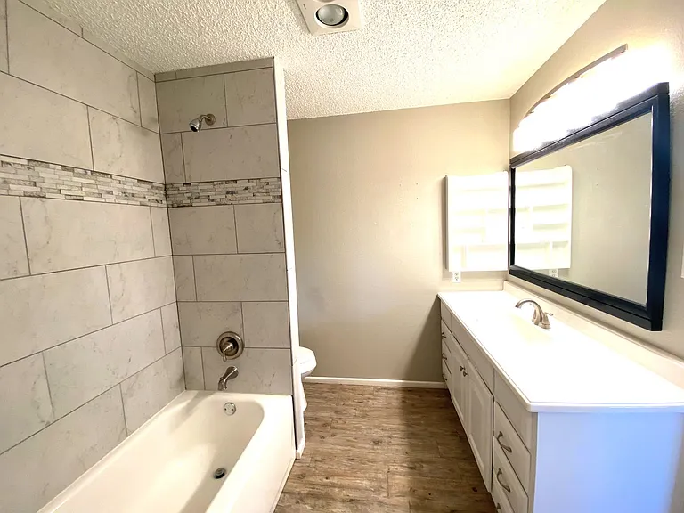 9818 Jordan Ave — Photo 21