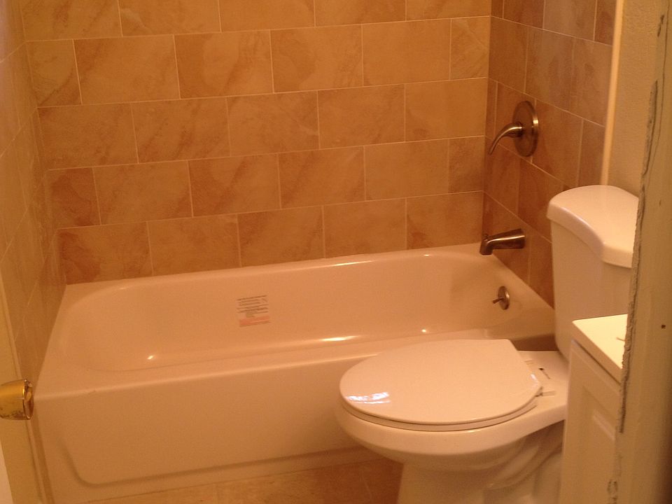 2nd image of 10107 Jasmine Ave #A