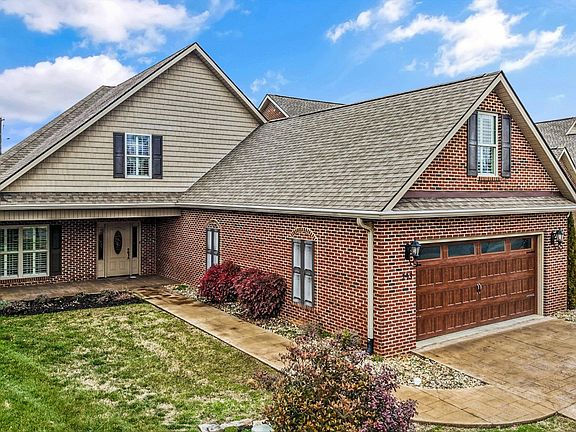 3rd image of 293 Savannah Park Dr