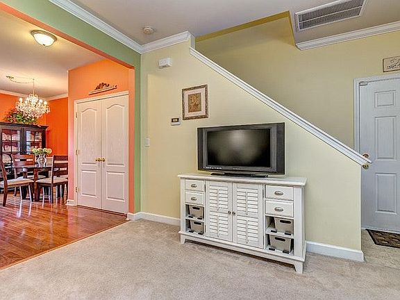 3rd image of 9604 Mendenhall View Dr