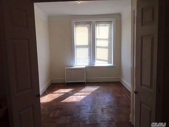3rd image of 139 Tulip Ave