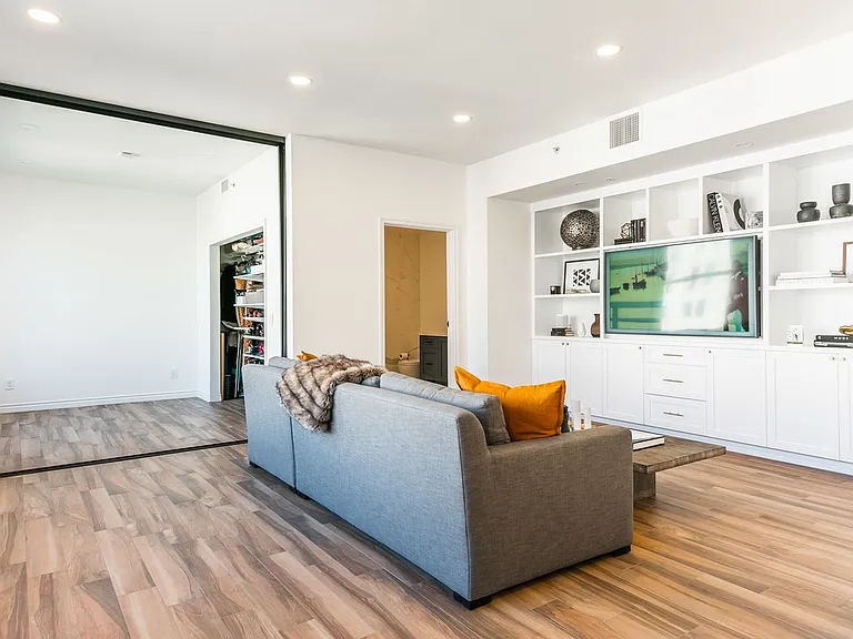 460 S Spring St #1105 — Photo 16