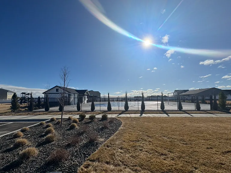 W Giantsbane Dr — Photo 15