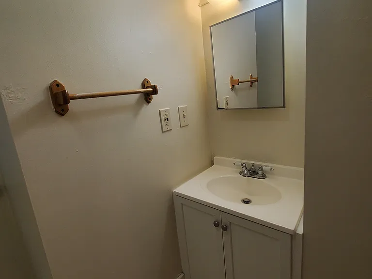 105 N Quarry St #2 — Photo 5