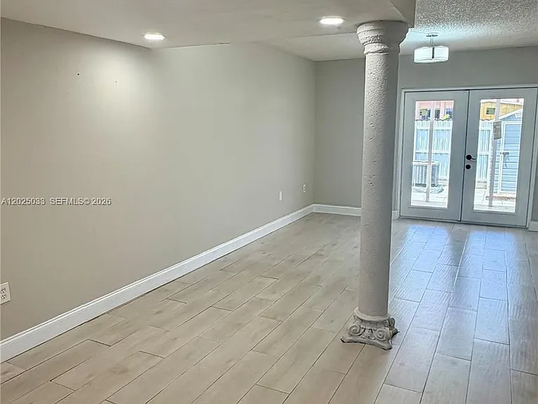 1705 W 57th St #506 — Photo 18