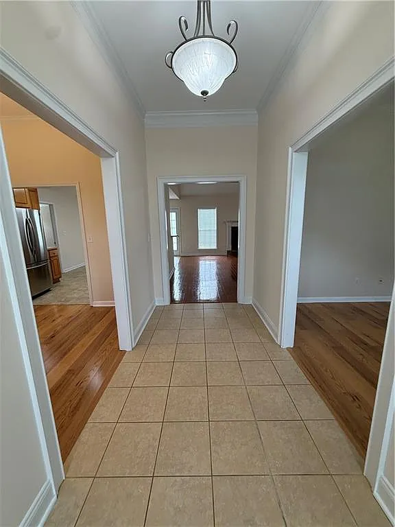 3 bed, 2.0 bath, 1924 sqft, $2,250 — Photo 4