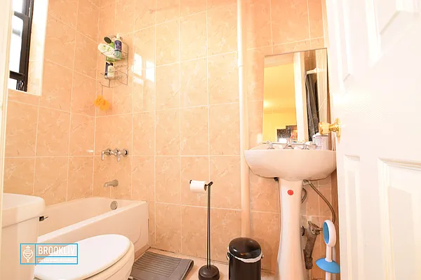 Rented by null | media 5