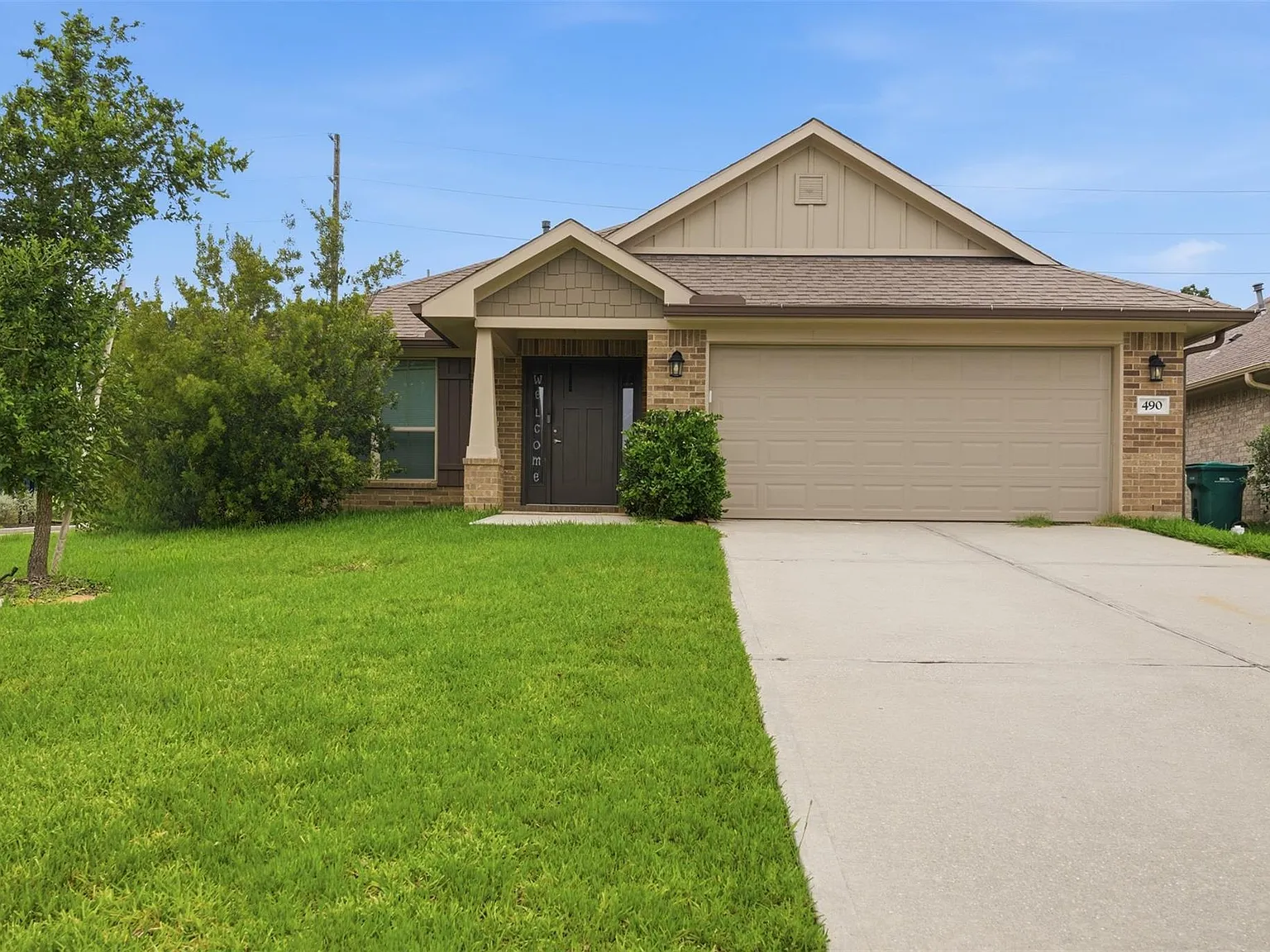 4 bed, 2.0 bath, 2140 sqft, $2,250 — Photo 1