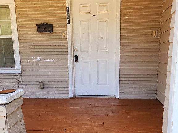 2nd image of 2730 S Jennings Ave
