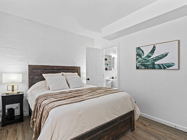 1627 N Bryant Ave #C — Photo 13