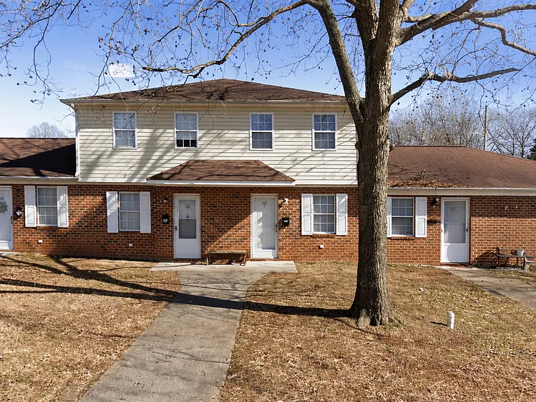 212 College St #G — Photo 13