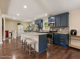 7413 Colt Dr, Louisville, KY 40214