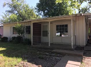 240 SE Winfield Ave, Topeka, KS 66607