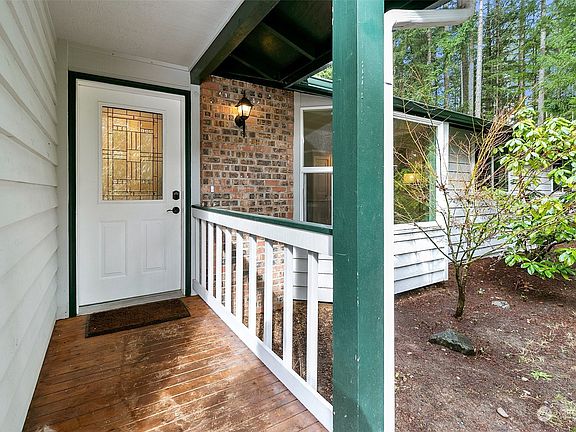 2nd image of 8943 Bedrock Place SE