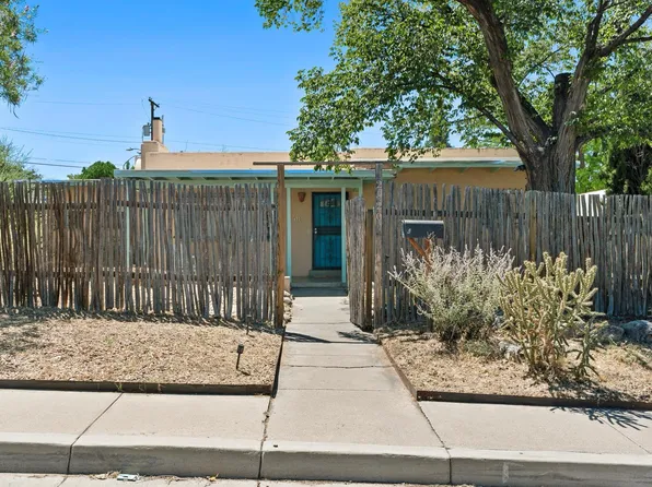 2520 Kathryn Ave SE, Albuquerque, NM 87106