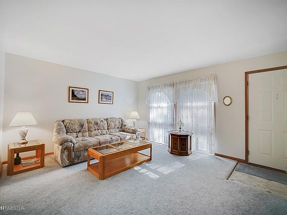 3rd image of 1901 Berkley Dr