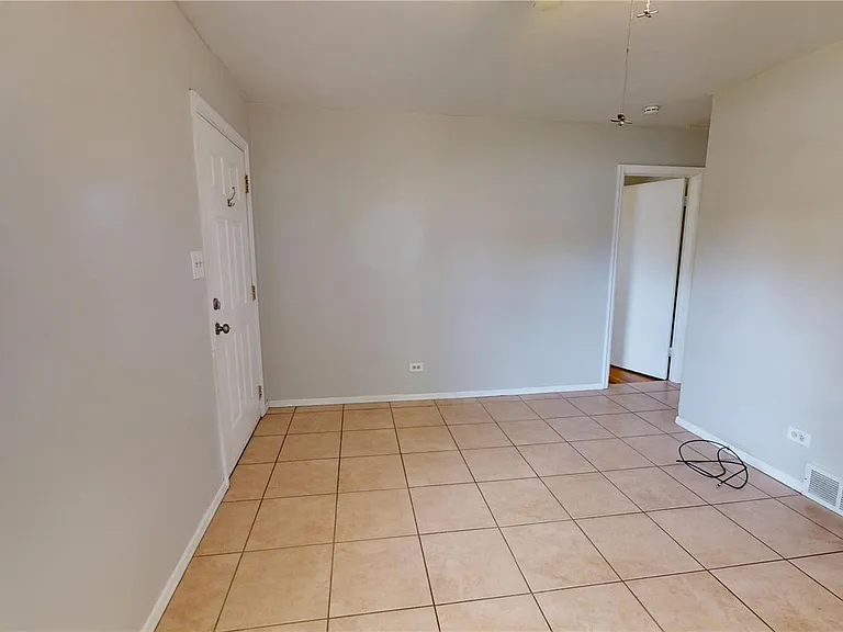 810 Lowell Blvd — Photo 2
