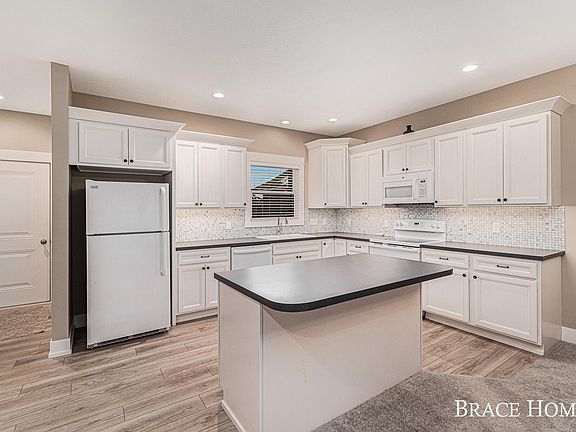 5th image of 8119 Byron Creek Dr SW
