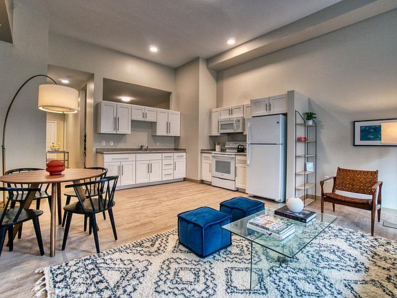 5th image of 643 Liberty Ave #2435222
