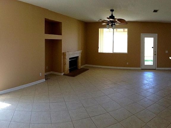 Family Room (2 ceiling fans & fireplace)