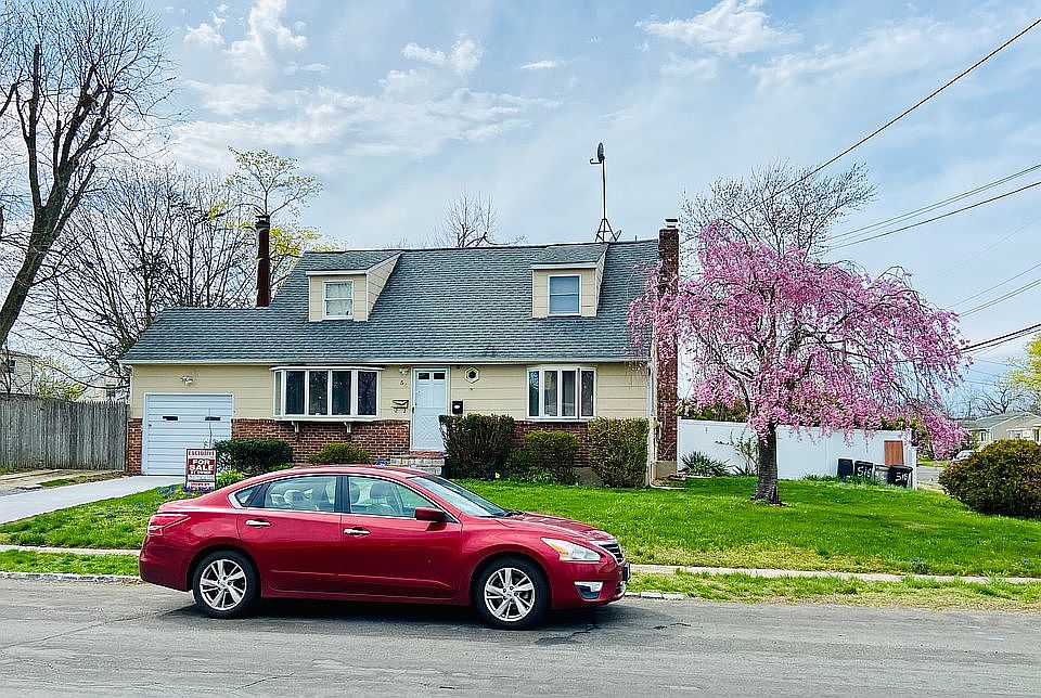 1st image of 516 Leader Ave