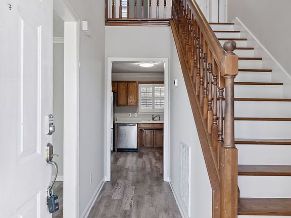 4th image of 410 Shamrock Dr