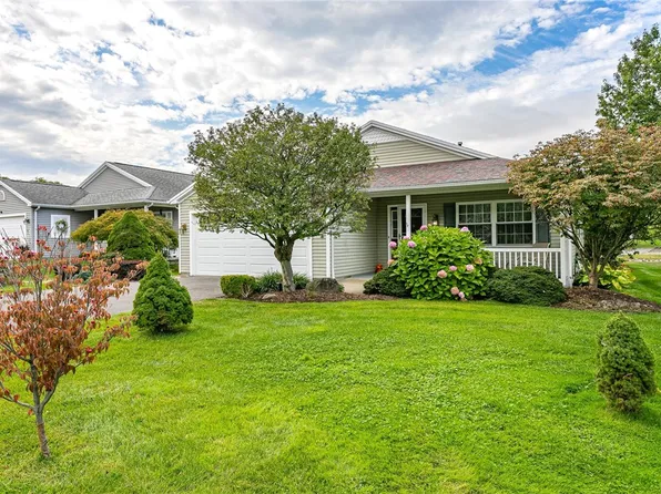 100 Freedom Pond Ln, North Chili, NY 14514