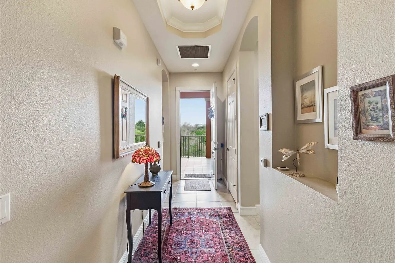 3 bed, 2000 sqft, $4,100 — Photo 3