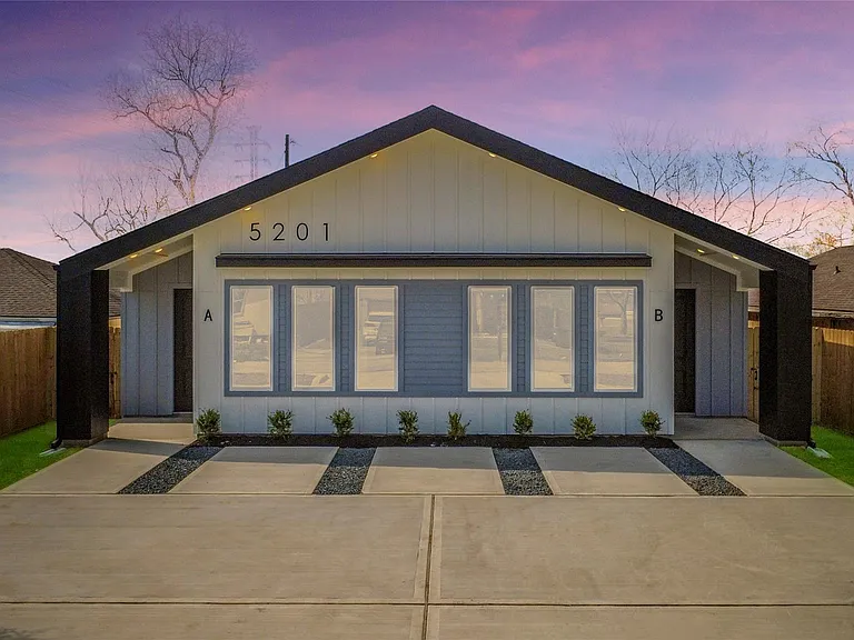 5201 Fairchild St #B — Photo 2