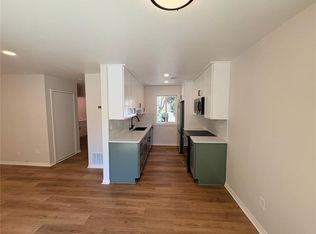 25 Country Place Ct, Alpharetta, GA 30005