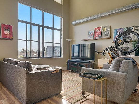 5th image of 334 Santana Row APT 328