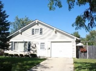 10 Afton Dr, Montgomery, IL 60538