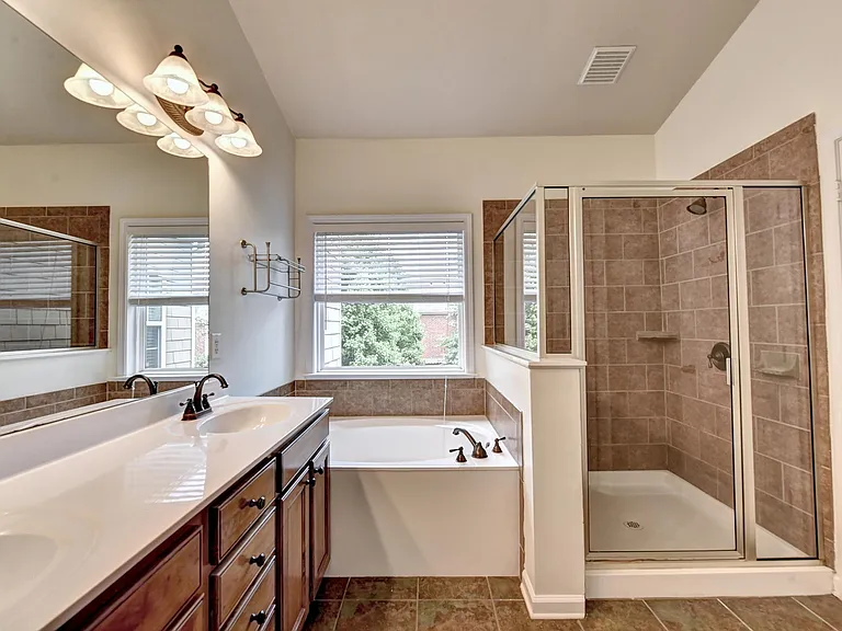 6067 Cameron Pointe — Photo 8