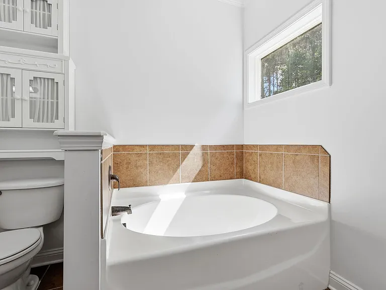 80 Valor Cir — Photo 20