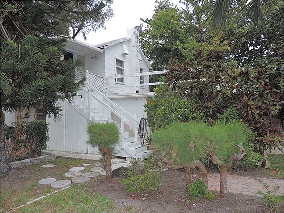 3rd image of 316 Hibiscus Ave