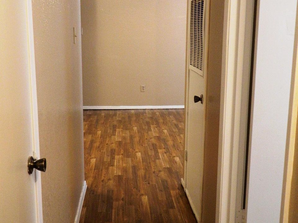 2nd image of 701 Oakhaven Rd APT 1003