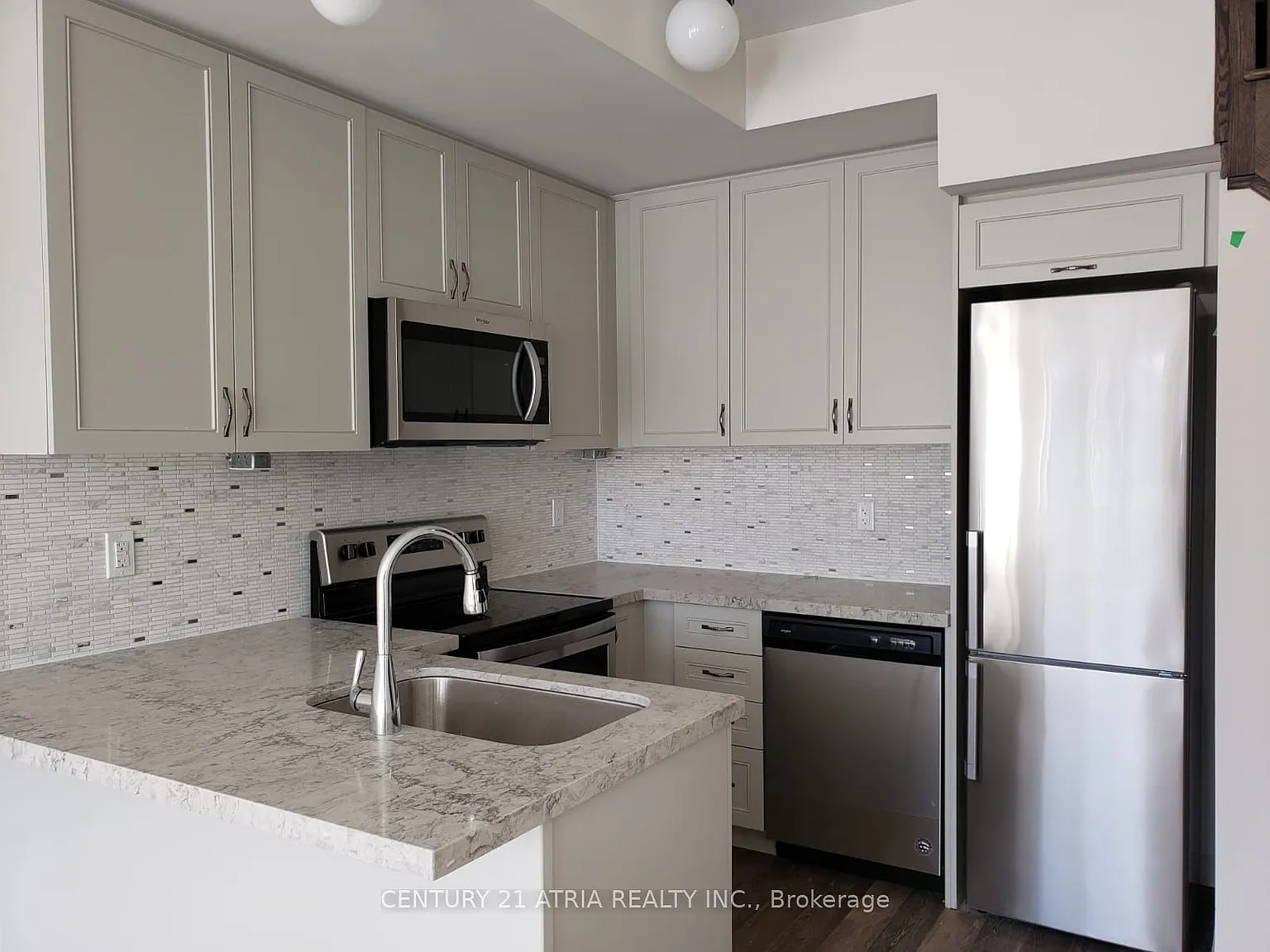 2 bed, $2,600 — Photo 4