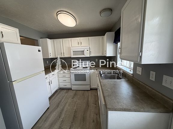 4th image of 217 Georgetown Dr Unit 1