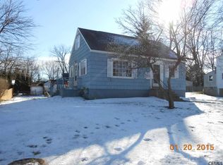 14 Old Mohawk Pl, Latham, NY 12110